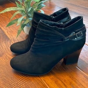 Andrew Geller Glorify Slouch Bootie size 9M